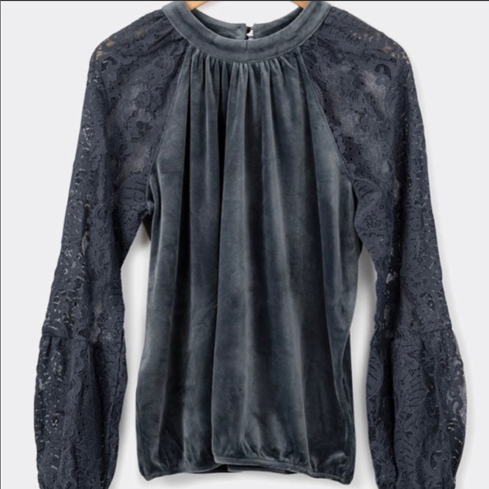 Matilda Jane Abbeville Lace Sleeve Velour Top, size medium